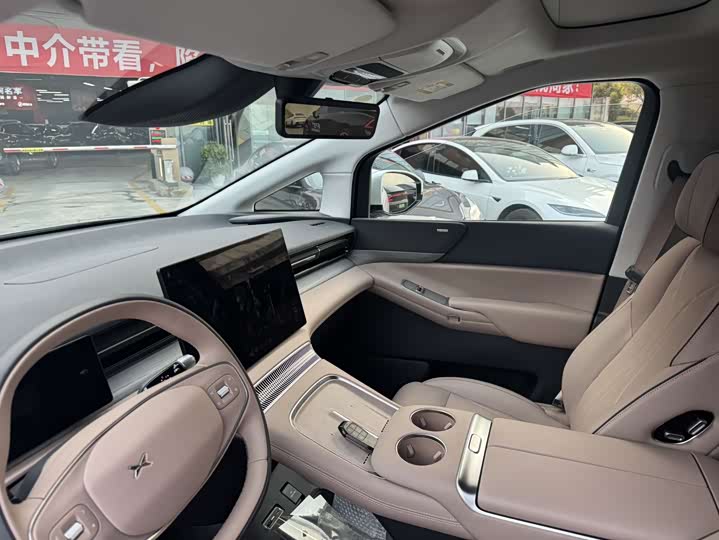 XPeng X9 2025 2025款 纯电 740超长续航 Max