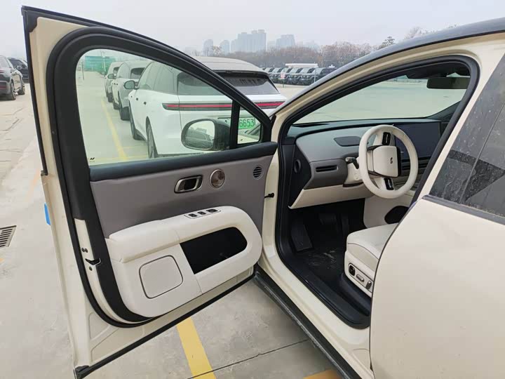 LiXiang i6 2025 2025款 四驱标准版