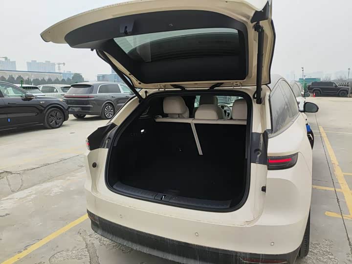 LiXiang i6 2025 2025款 四驱标准版