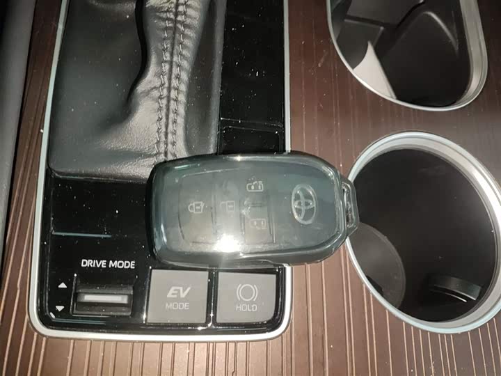 Toyota Granvia 2024 2024款 2.5L混动 舒适版