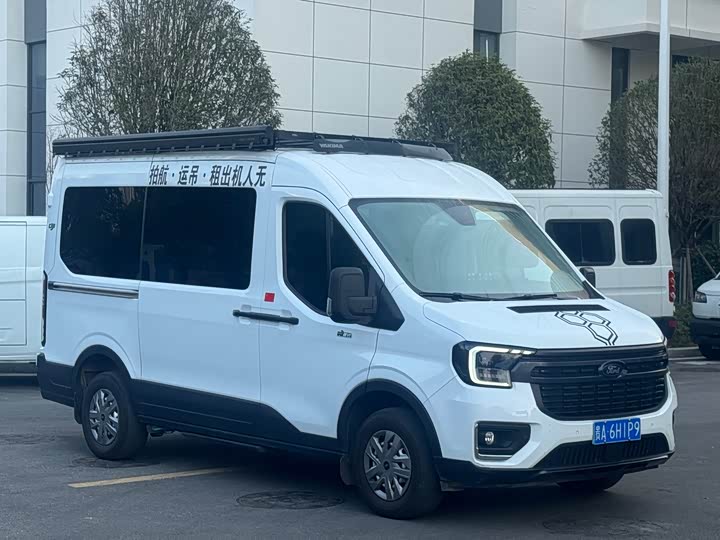Ford Transit T8 2024 2024款 T8 2.3T柴油手动中轴中顶6座多功能版2/2/2
