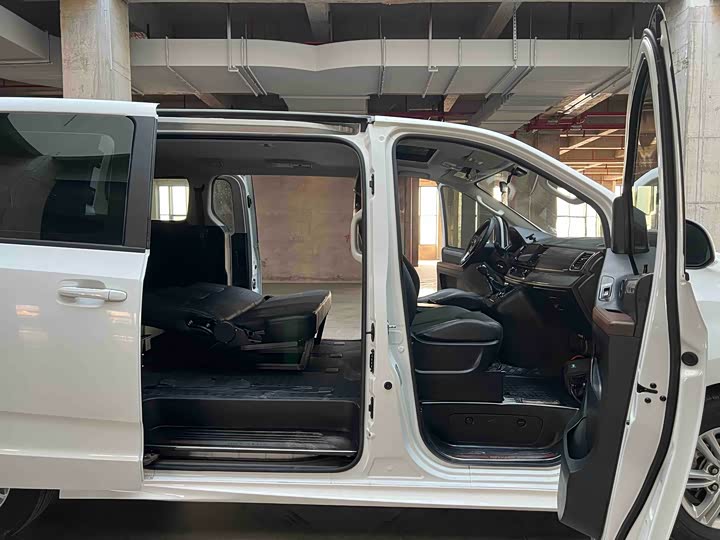 Maxus G10 2021 2021款 2.0T 手动精英版 柴油 7座