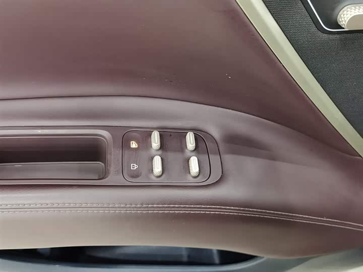 Avatr 11 2023 2023款 鸿蒙 90度 后驱版