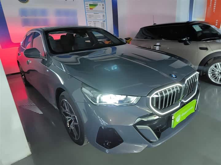 BMW i5 2024 2024款 eDrive 35L 尊享型 M运动套装