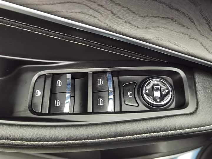 Exeed LX C-DM Hybrid 2022 2022款 1.5TCI-DHT 105KM乘风起版