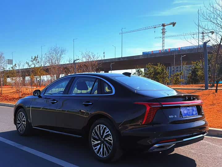 Hongqi H5 2025 2025款 2.0T 自动旗享版