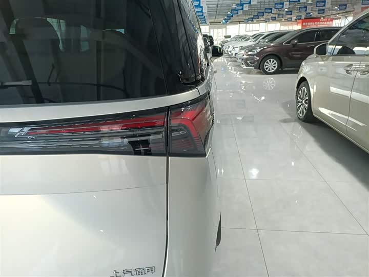 Buick GL8 Hybrid 2025 2025款 陆尚 尊享版 7座