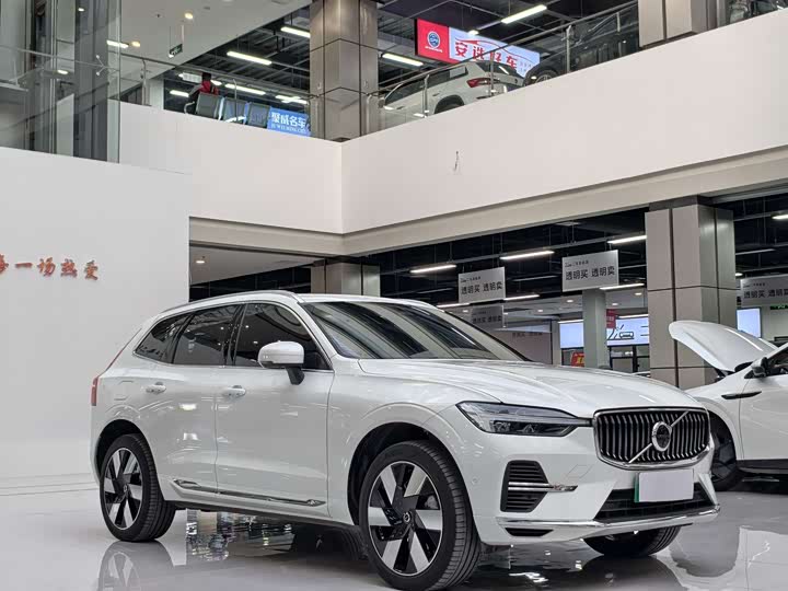 Volvo XC60 Hybrid 2025 2025款 插电式混动 长续航四驱智远运动版
