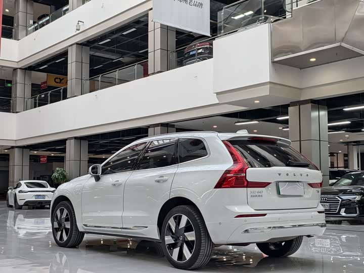 Volvo XC60 Hybrid 2025 2025款 插电式混动 长续航四驱智远运动版