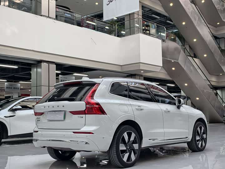 Volvo XC60 Hybrid 2025 2025款 插电式混动 长续航四驱智远运动版