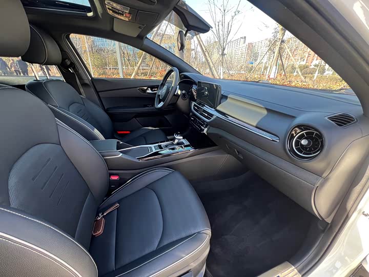 Kia K3 2023 2023款 1.4T DCT尊贵奢享版
