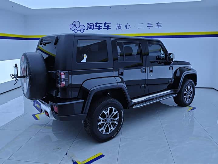 BAIC Beijing BJ40 2024 2024款 2.0T 城市猎人荣耀版