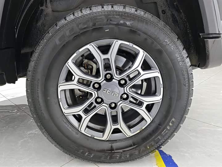 BAIC Beijing BJ40 2024 2024款 2.0T 城市猎人荣耀版