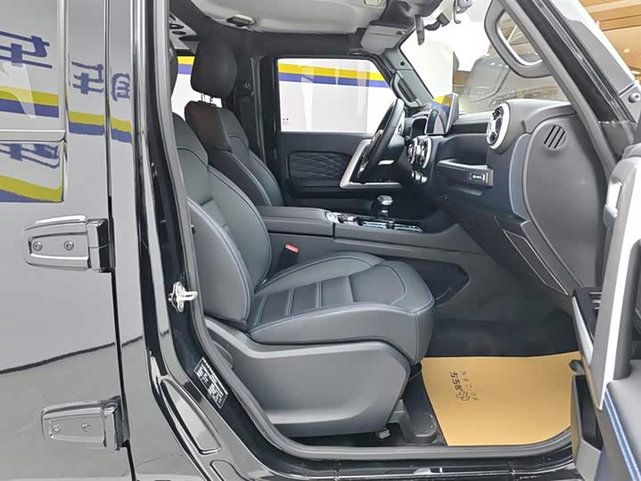 BAIC Beijing BJ40 2024 2024款 2.0T 城市猎人荣耀版