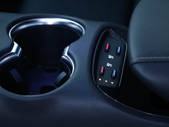 Toyota Venza 2023 2023款 2.5L智能电混双擎 两驱尊贵版