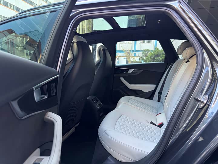 Audi RS 4 2021 2021款 RS4 Avant 黑曜版