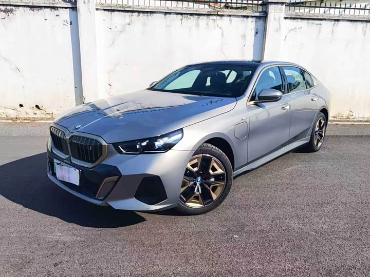 BMW i5 2024 2024款 eDrive 35L 尊享型 M运动套装