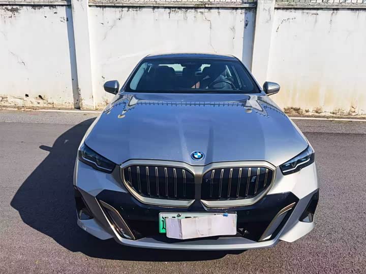 BMW i5 2024 2024款 eDrive 35L 尊享型 M运动套装