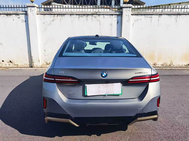 BMW i5 2024 2024款 eDrive 35L 尊享型 M运动套装