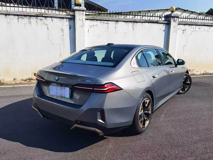 BMW i5 2024 2024款 eDrive 35L 尊享型 M运动套装