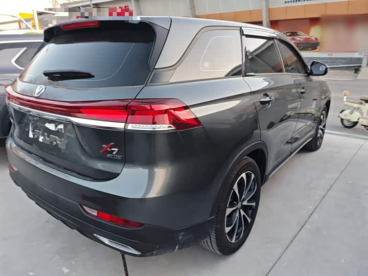 Changan X7 Plus 2024 2024款 1.5T 自动尊贵型 7座