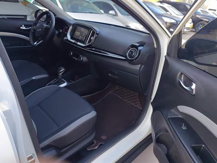 Kia KX1 2021 2021款 1.4L CVT天窗款