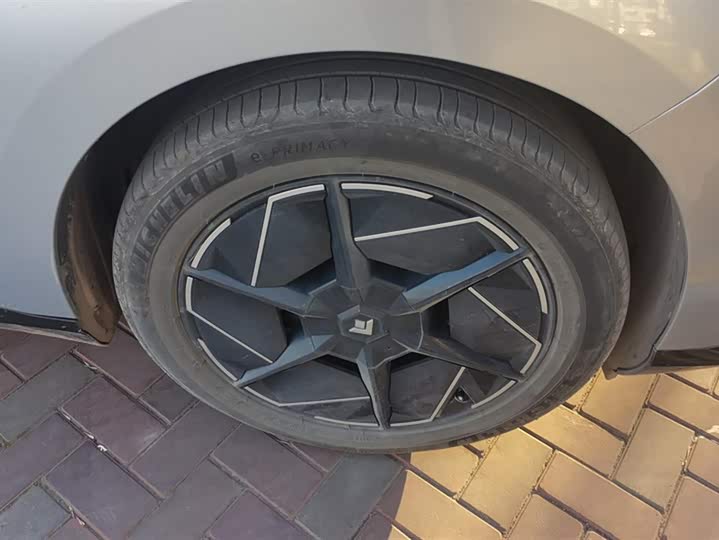 GAC Hyptec HT 2023 2023款 670 后驱特高压版