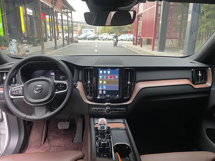 Volvo XC60 Hybrid 2025 2025款 插电式混动 长续航四驱智远豪华版