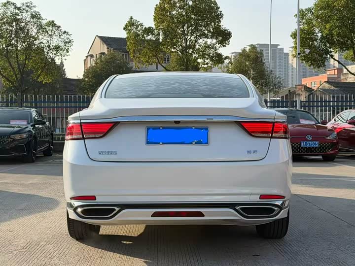 Geely Emgrand GT 2021 2021款 1.8T 领航版+