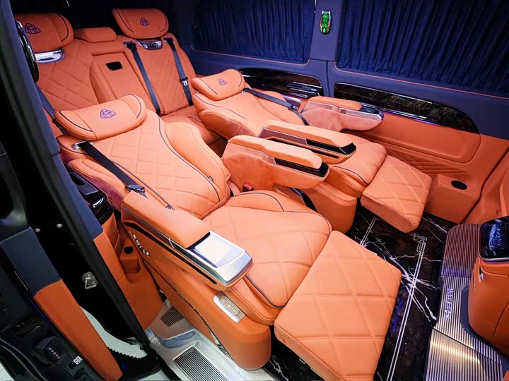 Mercedes-Benz Vito 2024 2024款 2.0T 精英版 7座