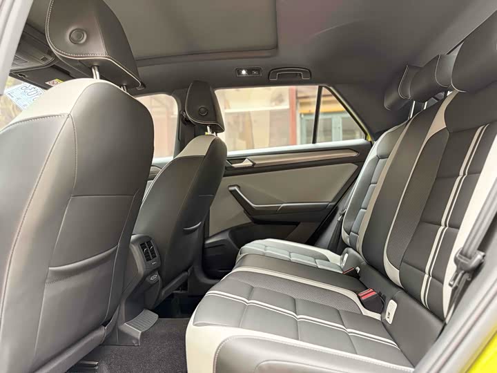 Volkswagen T-Roc 2023 2023款 300TSI DSG两驱星光版