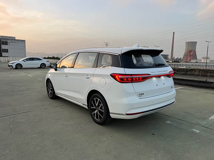 BYD Song Max Hybrid 2022 2022款 DM-i 105KM 旗舰型