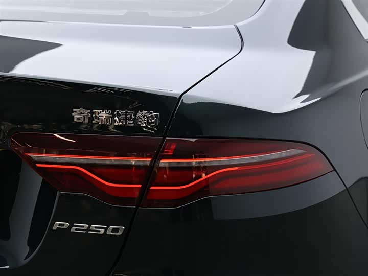 Jaguar XE L 2024 2024款 2.0T 250PS R-DYNAMIC S进取运动版