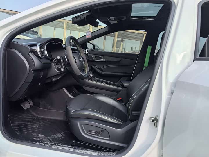 MG Motor 6 2023 2023款 1.5T XLINE 猎鲨版