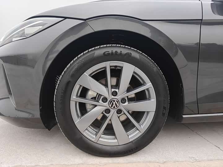 Volkswagen Lamando L 2026 2026款 凌渡L 300TSI 凌风版