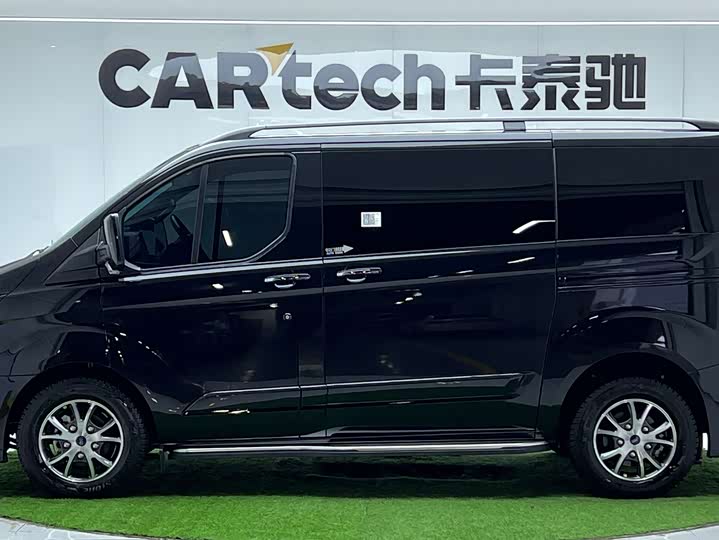 2024 Ford Tourneo