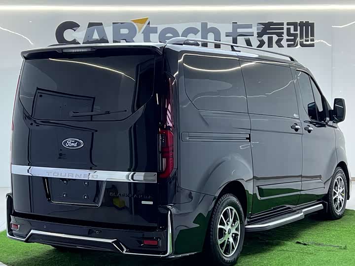 2024 Ford Tourneo