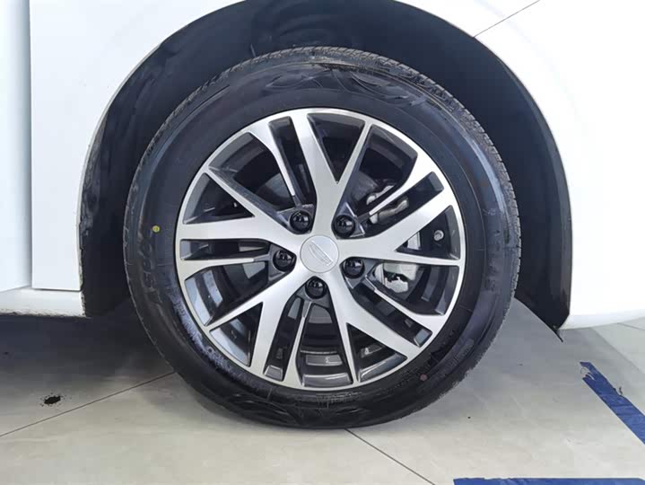 Geely Emgrand 2025 2025款 第4代 1.5L CVT星耀版