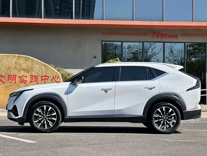 GAC Trumpchi Emkoo 2022 2022款 1.5T 超新星Pro版