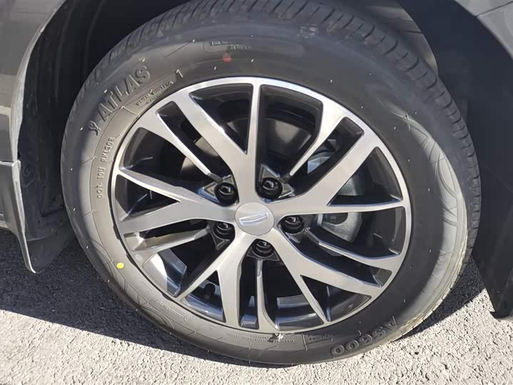 Geely Emgrand 2026 2026款 第4代 400万纪念款 1.5L 手动超越型