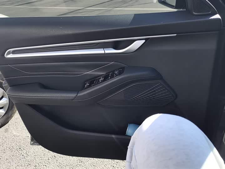 Geely Emgrand 2026 2026款 第4代 400万纪念款 1.5L 手动超越型