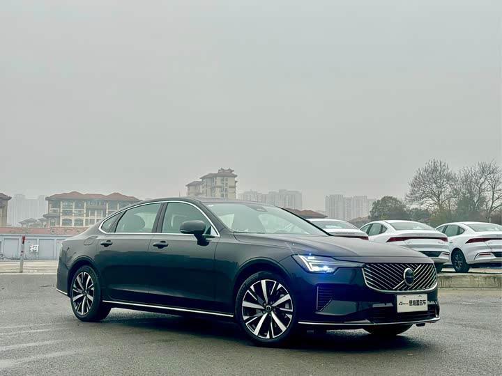 2026 Volvo S90