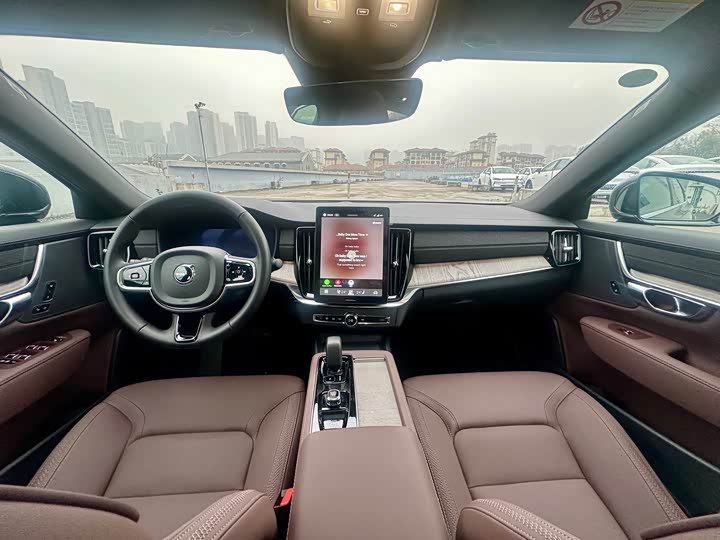 Volvo S90 2026 2026款 B5 智逸豪华版
