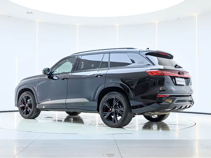 Audi Q6 2024 2024款 45 TFSI quattro 黑武士版 6座