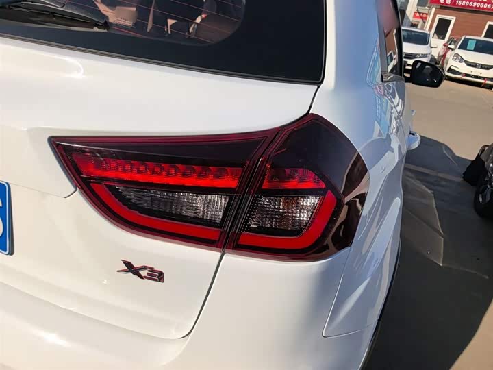 Geely Vision X3 2021 2021款 PRO 1.5L CVT尊贵型