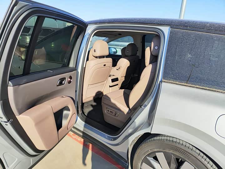 LiXiang i8 2025 2025款 标准版