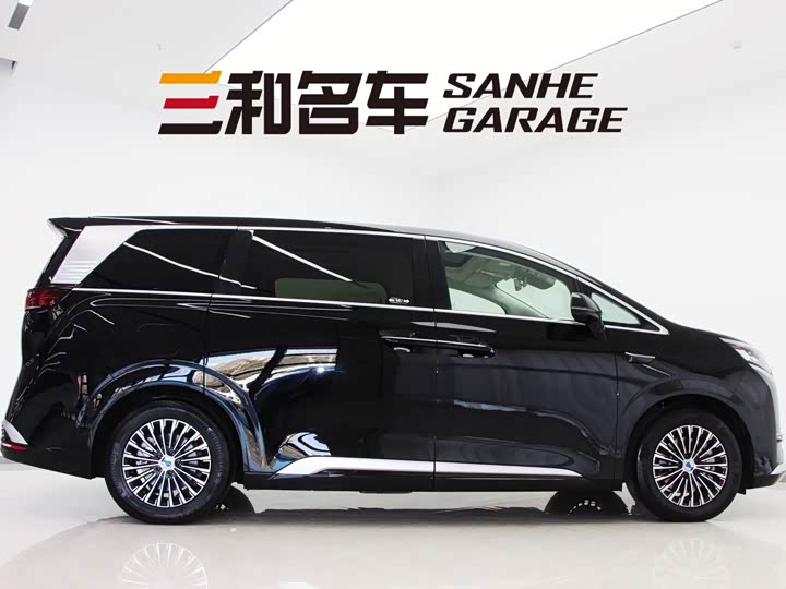 Denza D9 2025 2025款 DM-i 智驾版 1020 四驱旗舰型