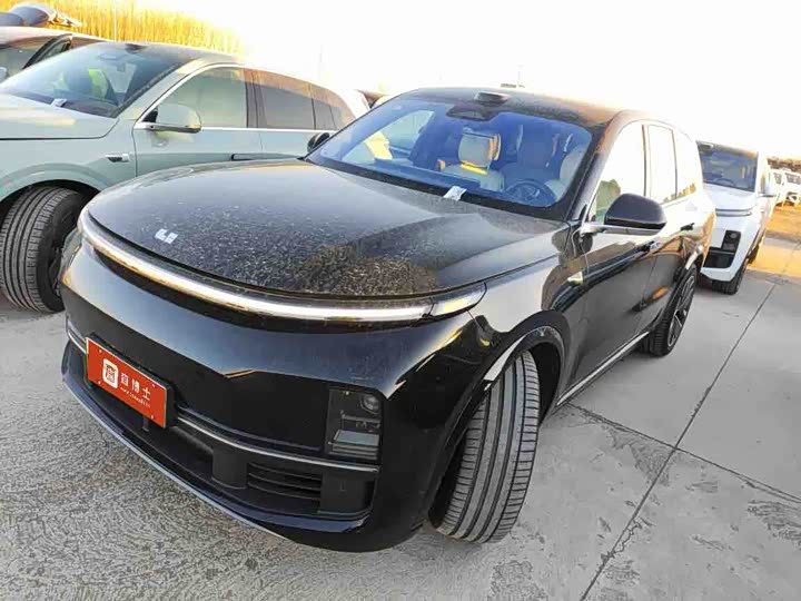 2025 LiXiang L8