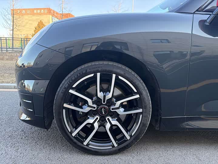 Mini Cooper 2024 2024款 452km COOPER SE 赛车手