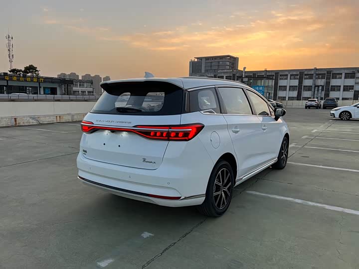 BYD Song Max Hybrid 2022 2022款 DM-i 105KM 旗舰型